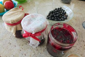 įvairių uogų uogiene