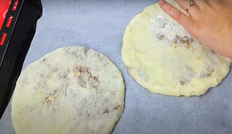 Намного вкуснее наших пирожков, семья просто в восторге. Турецкая мясная лепёшка