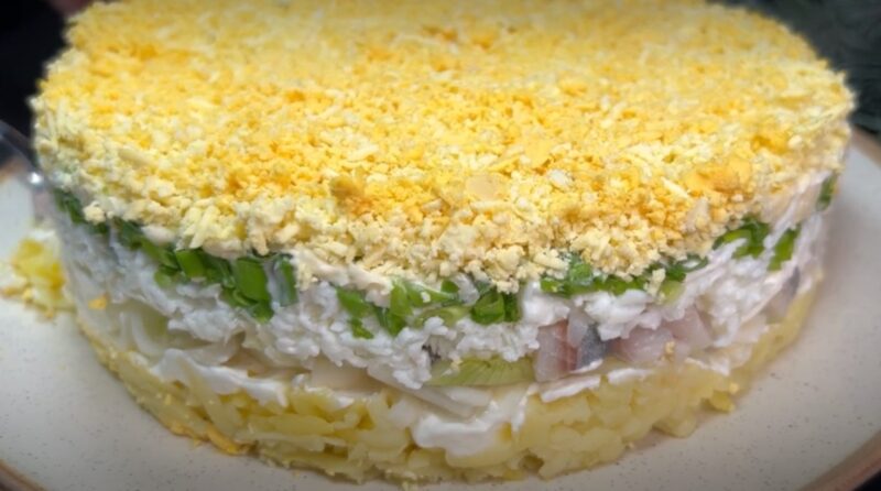 Намного вкуснее, чем сельдь под шубой. "Царский салат" по семейному рецепту: украсит стол на любой праздник